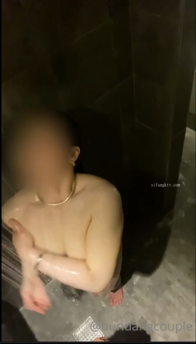 FSDSS-681欲求不满人妻天使もえ和便利店小鲜肉的不伦之恋